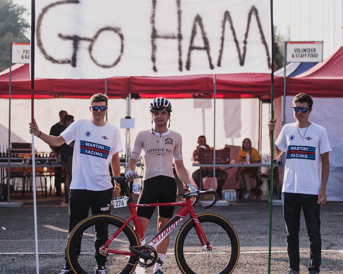 JesseYates1996's tweet photo. The Liam Yates ultras 😜 @InGear_RT @TrainSharpSean @dennisashley_  @cyclingthedream @KatushaSports @aBLOCBikeBeer @iamspecialized @Redhookcrit  #MILANO8 https://t.co/zJmWvwvUme