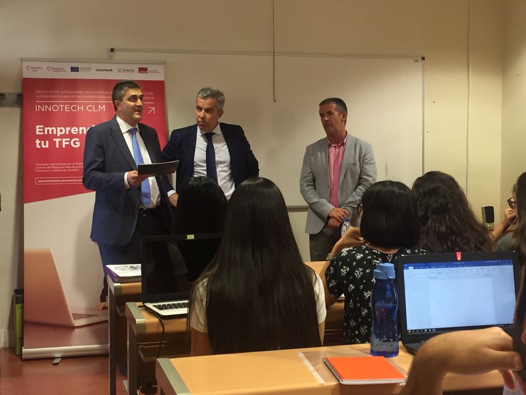 bancoccm's tweet photo. Promovemos el #empleo junto con @CamaraToledo y @uclm_es e iniciativas #emprendedoras entre universitarios. https://t.co/kKeuEm8LbT