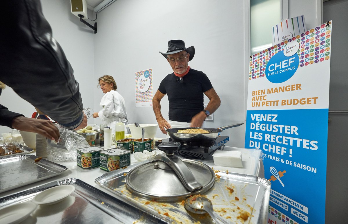 SemaineduGout's tweet photo. Quelques photos de Chefs sur le Campus dans les universités et écoles sup'. N'hésitez pas à nous envoyer les vôtres ! 👨🍳👩🎓🇫🇷 #LeGout2017 https://t.co/lt2WjQgoC8