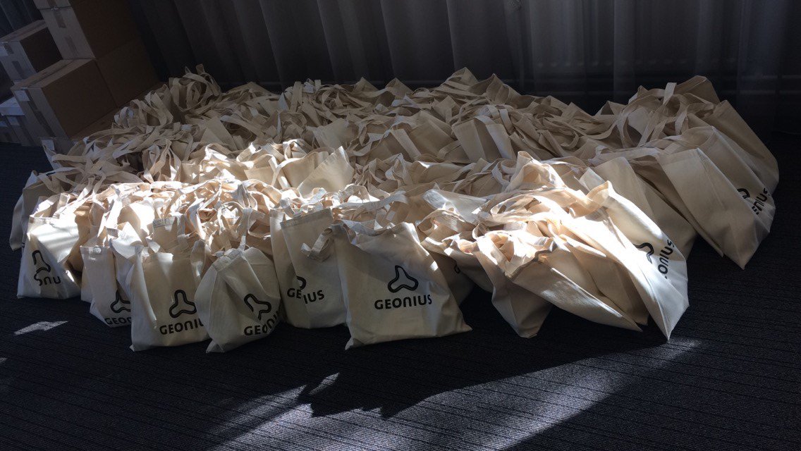 GeoniusEU's tweet photo. Onze #goodiebags staan klaar voor onze jaarlijkse #klantendag zaterdag 21 oktober! Wat zou erin zitten? :) #Geonius #TTcircuit #Assen https://t.co/6HdbKLjWtr