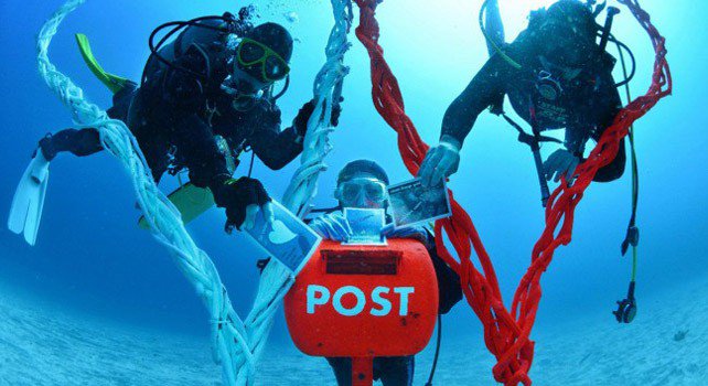 avienti's tweet photo. In Japan, just off the coast of a small town in Wakayama prefecture, there's an #underwaterpost-box
#FactsWednesdays #Travel #AvientiLimited https://t.co/bh3uYQjPBD