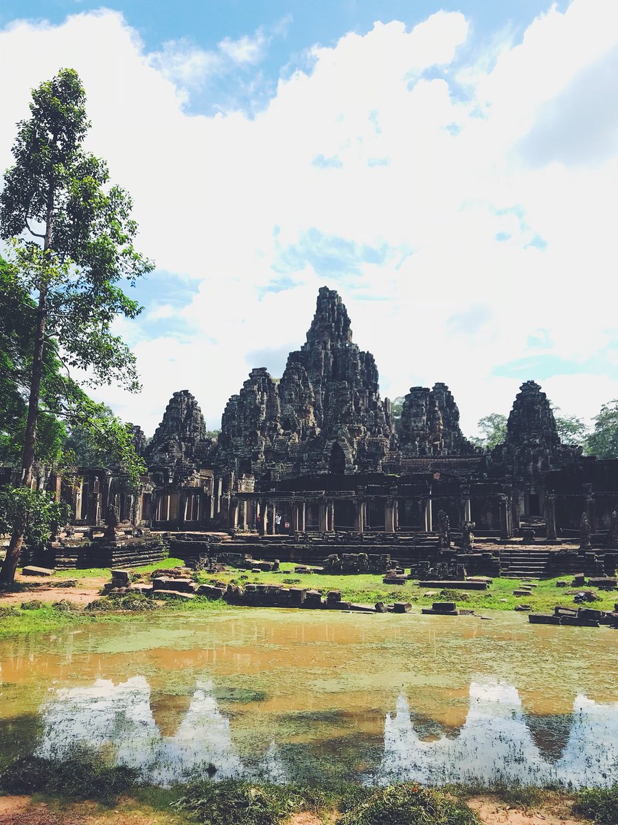 doabunk's tweet photo. Sunrise over Angkor Wat is alright innit https://t.co/xy6XtuQrp1