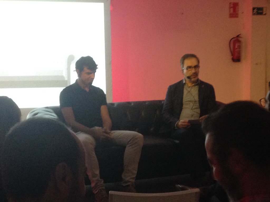 neolabels's tweet photo. Comenzamos con el #DesayunoPostdigital con @EVObanco sobre #bancadigital https://t.co/CyHkXC2VGR