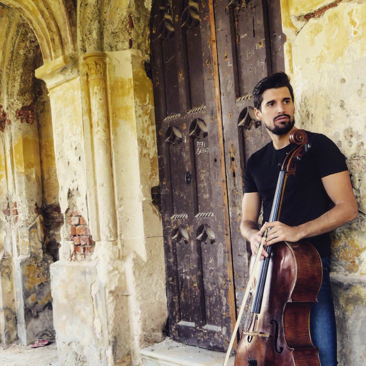 Time has a wonderful way of showing us what really matters. #love #music #family #art #giving #creativity ❤️🎶