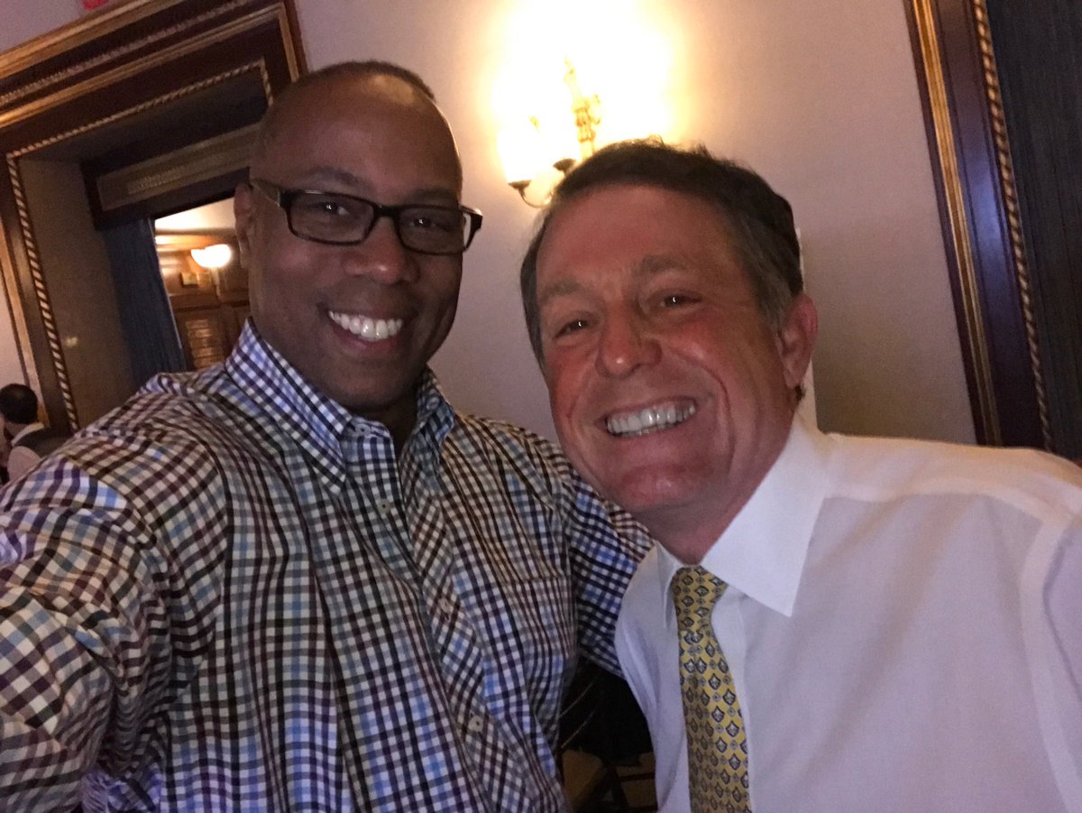 JayHarrisESPN's tweet photo. Hanging with my guy @JimmyRobertsNBC supporting @hannahstormfdn #HSFWaiterNight #greatnightgreatcause https://t.co/jyDnp4u2wP