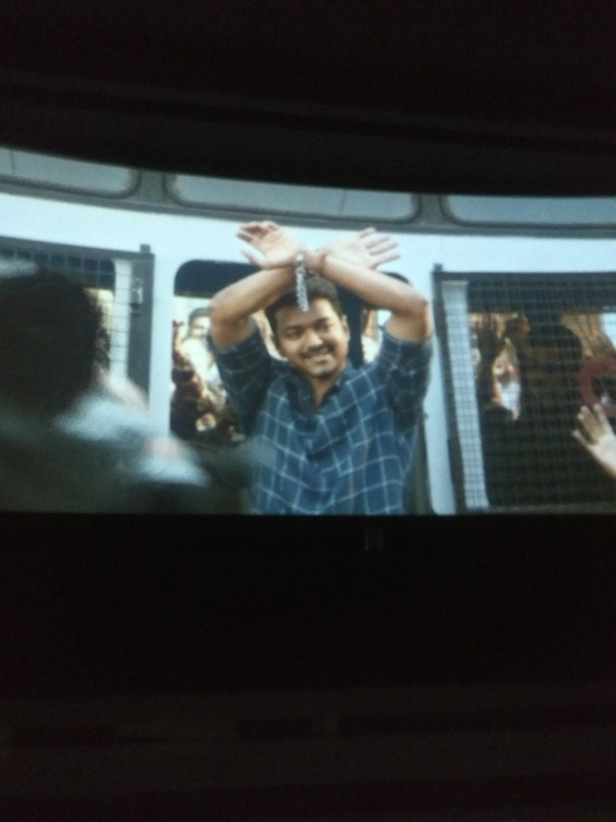 JiyadAJ's tweet photo. #verithanamoverloaded #thalapathyentry #perfectdiwaligift @Atlee_dir #veralevel #watchedfdfs @AnandCinemas TNs largest curved DMax Screen https://t.co/8AgmnH7EMM