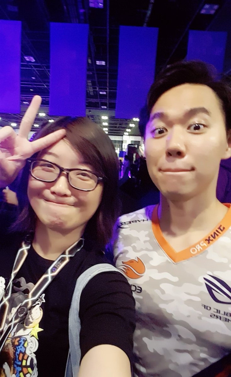 vickumikoko's tweet photo. The main reason why I look foward to SeaMajor every year! =fangirl=
Congratz @tokidoki77 for the win!!!!

#SEAM2017 https://t.co/In2q9LZ7lP