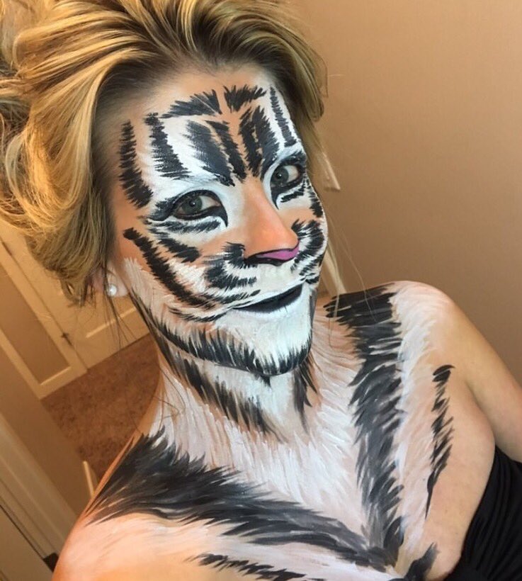makeupbycandi1's tweet photo. Tigress 🐯
#tigress #costumemakeup #halloweenmakeup #makeupbycandi https://t.co/z0hxdXjYUT