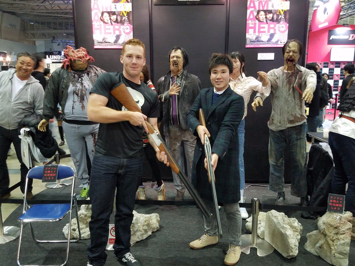 justicedition's tweet photo. Target practice at #tokyocomiccon2016 https://t.co/QlIwJlHotq