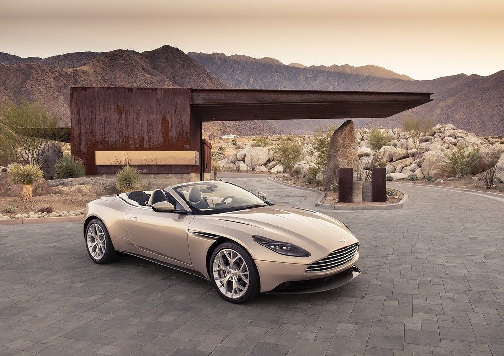 TMRnews's tweet photo. Aston Martin Reveals DB11 Volante - https://t.co/SG2C4wfYXu |#Astonmartin #roadster #news #db11volante #turbocharged #performance #8cyl https://t.co/14QEcQvi46