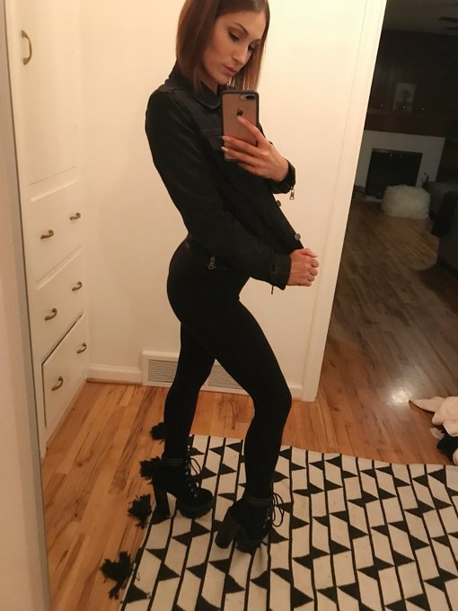 Out for the night! Hope everyone has a nice evening! See y&rsquo;all tomorrow-probably 🍺🍻🍹🍸 https://t.co/4