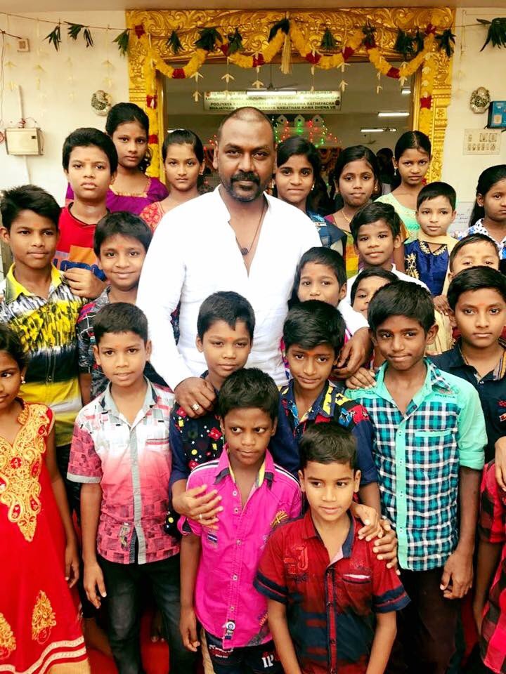 offl_Lawrence's tweet photo. Hi dear Friends and Fans..! I'm wishing you all a very Happy and safe Diwali... also wishing Vijay Nanba and Mersal team a huge success.. https://t.co/31ZedpQhvm