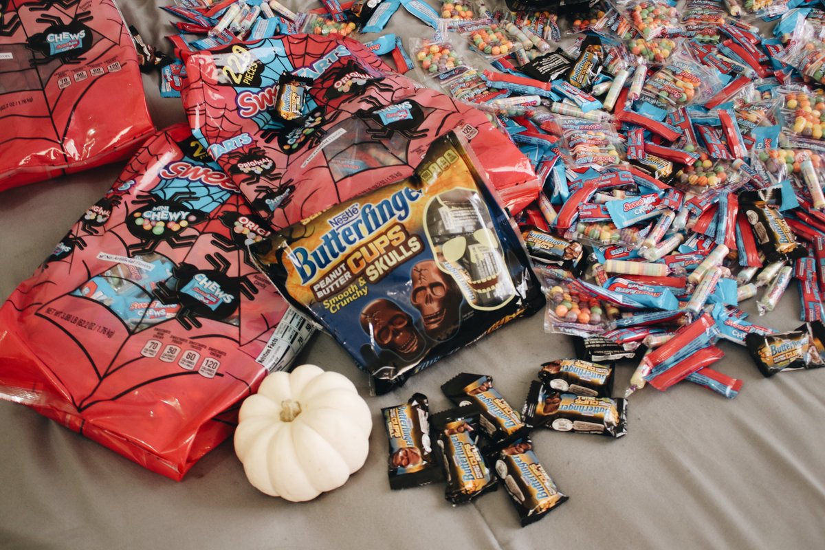 Who wants some candy? 🍭🍬🎃<a href="/SweeTARTSCandy/">SweeTARTS</a> <a href="/Butterfinger/">Butterfinger</a> #ad #sweeTARTS #butterfinger