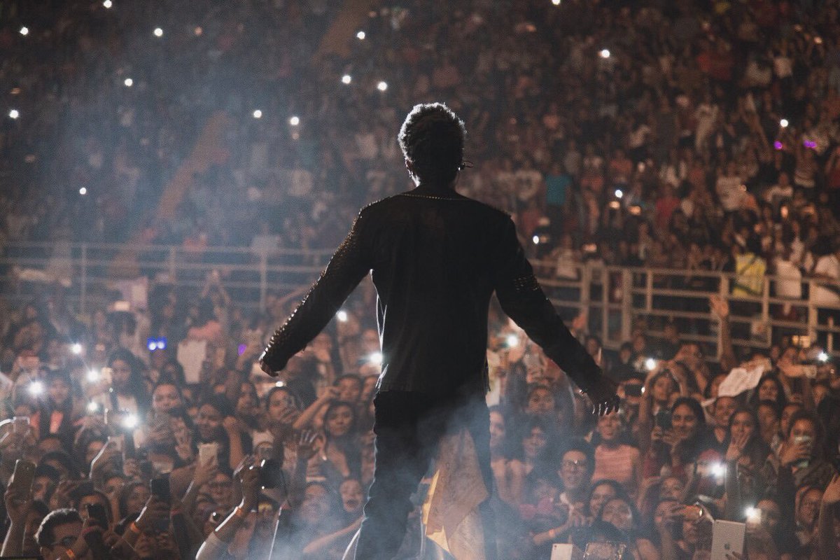 mariobautista_'s tweet photo. Lleno total, Fiestas de Octubre🙏🏻

Gracias por la energía, los llevo en el alma y la piel Guadalajara🌹

Más de 12,000 almas reunidas ⚡️❤️⚡️ https://t.co/pBZh1pfDAn