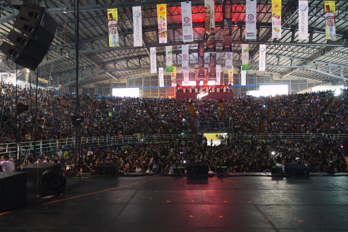 mariobautista_'s tweet photo. Lleno total, Fiestas de Octubre🙏🏻

Gracias por la energía, los llevo en el alma y la piel Guadalajara🌹

Más de 12,000 almas reunidas ⚡️❤️⚡️ https://t.co/pBZh1pfDAn