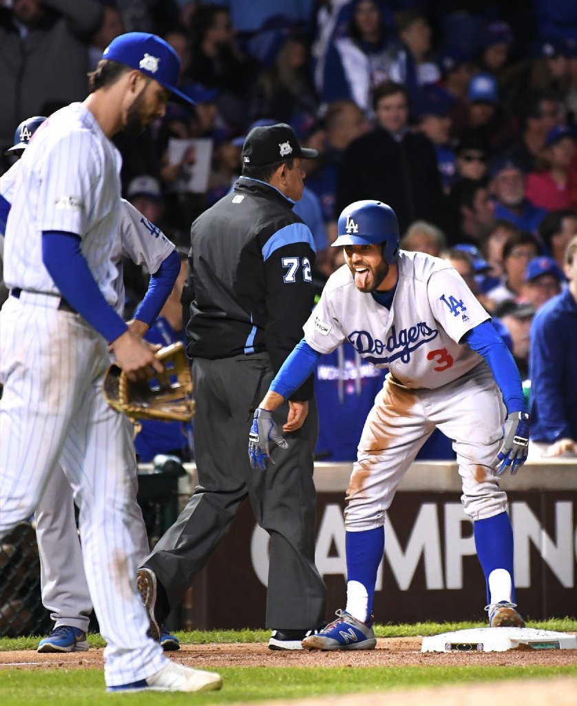 latimes's tweet photo. Dodgers beat Cubs 6-1, take a 3-0 NLCS lead https://t.co/ZTYlo5rvI3 https://t.co/cB5i7qqt2m