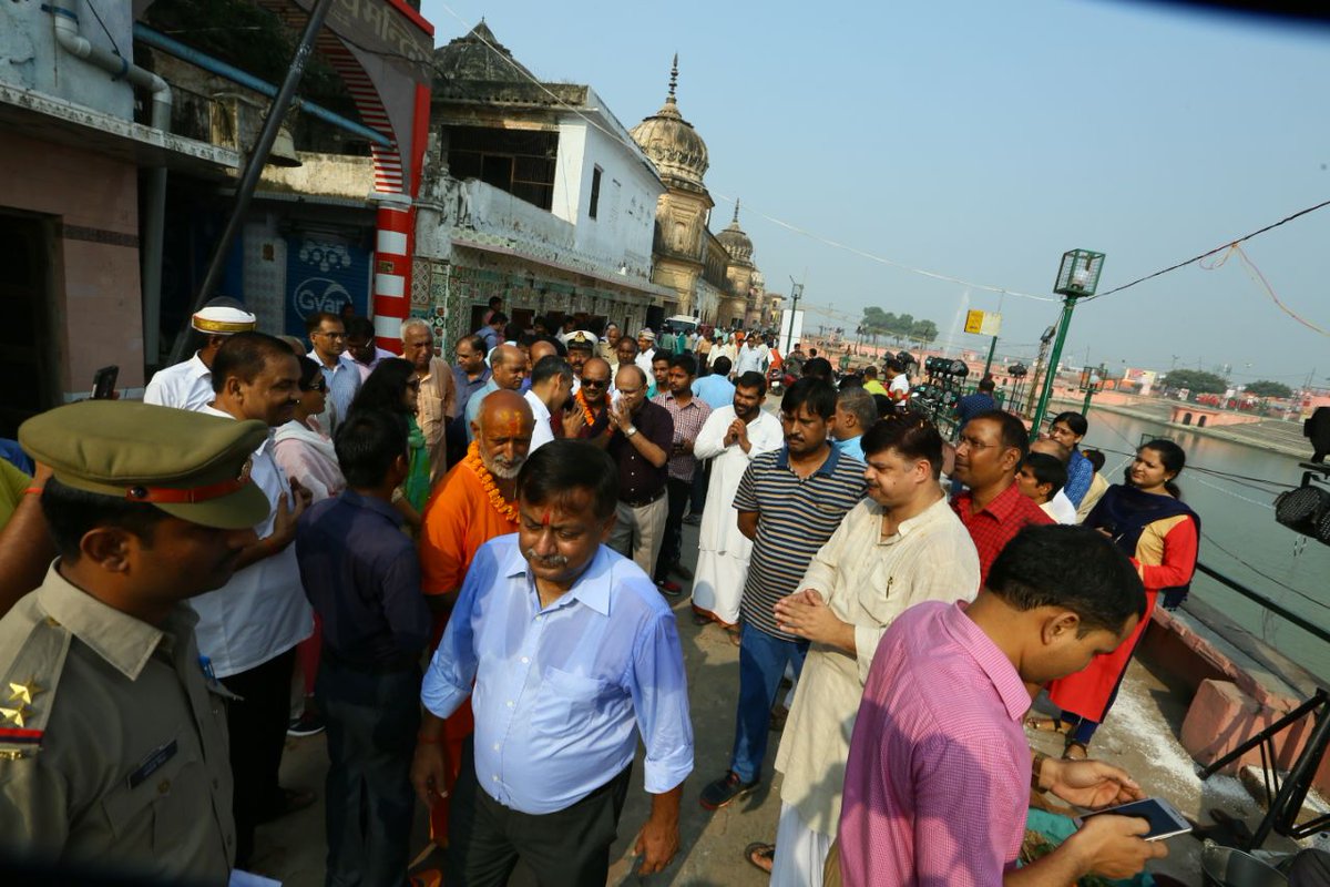 CMOfficeUP's tweet photo. अयोध्या में आज दीपोत्सव कार्यक्रम के पहले सुबह अविस्मरणीय ‘मोक्ष्यदायिनी हैरिटेज वॉक’ का आयोजन किया गया। #Deepotsav https://t.co/yC8pQ9xIbc