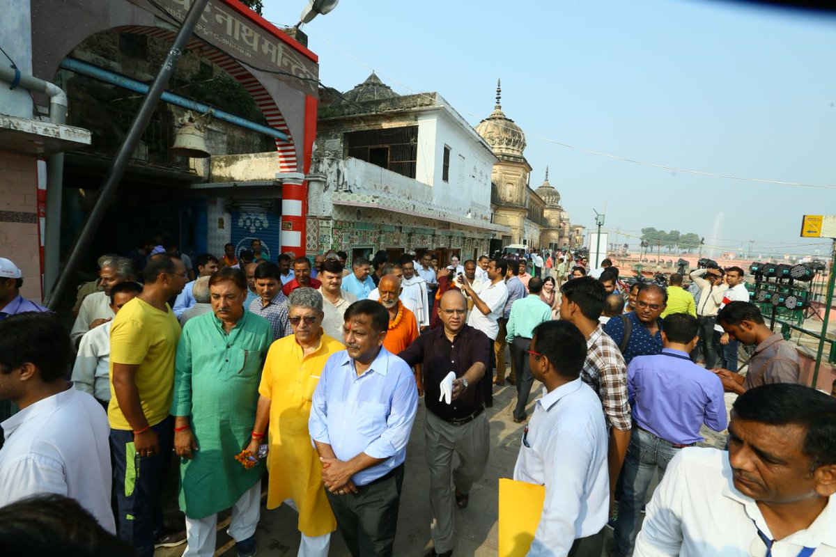 CMOfficeUP's tweet photo. अयोध्या में आज दीपोत्सव कार्यक्रम के पहले सुबह अविस्मरणीय ‘मोक्ष्यदायिनी हैरिटेज वॉक’ का आयोजन किया गया। #Deepotsav https://t.co/yC8pQ9xIbc