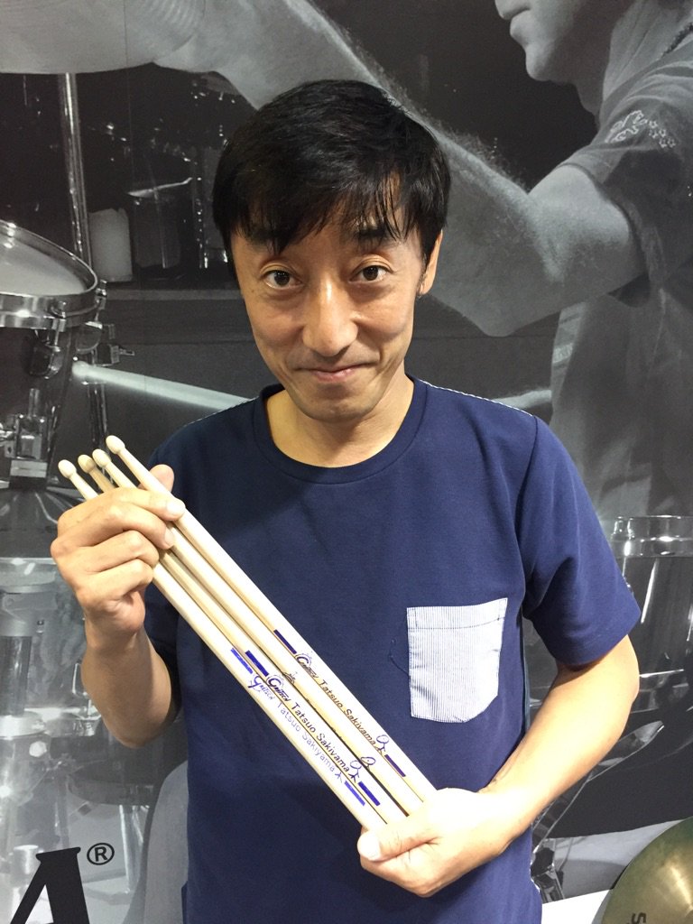 スピッツ　崎山龍男　直筆サイン入りドラムスティック スピッツ崎山龍男さんサイン入りドラムスティック