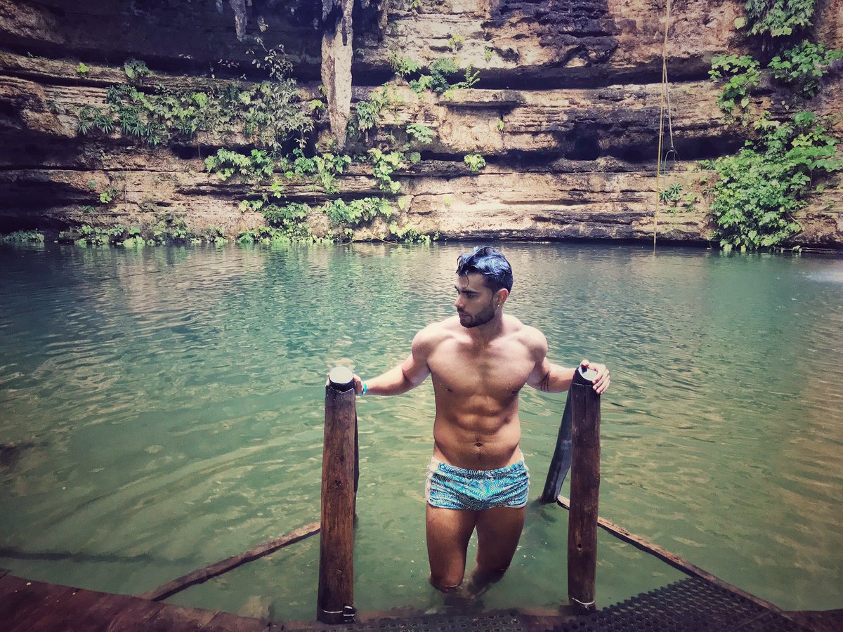 AlexisDescalzo's tweet photo. Photoshoot Tour Promocional #CuandoTu (Cenotes, Valladolid, Mexico) https://t.co/A7OogjaZJ2