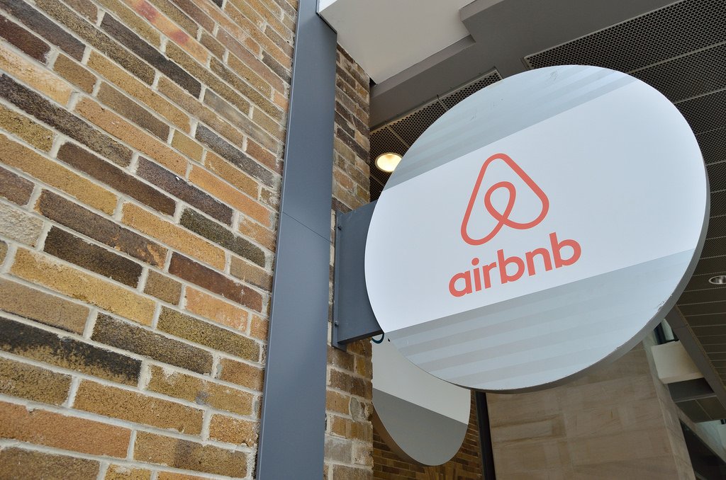 cnbcafrica's tweet photo. Airbnb Africa arrivals more than double to 1.2MN https://t.co/WbkB6vWwCp https://t.co/DnTfxAyxnX