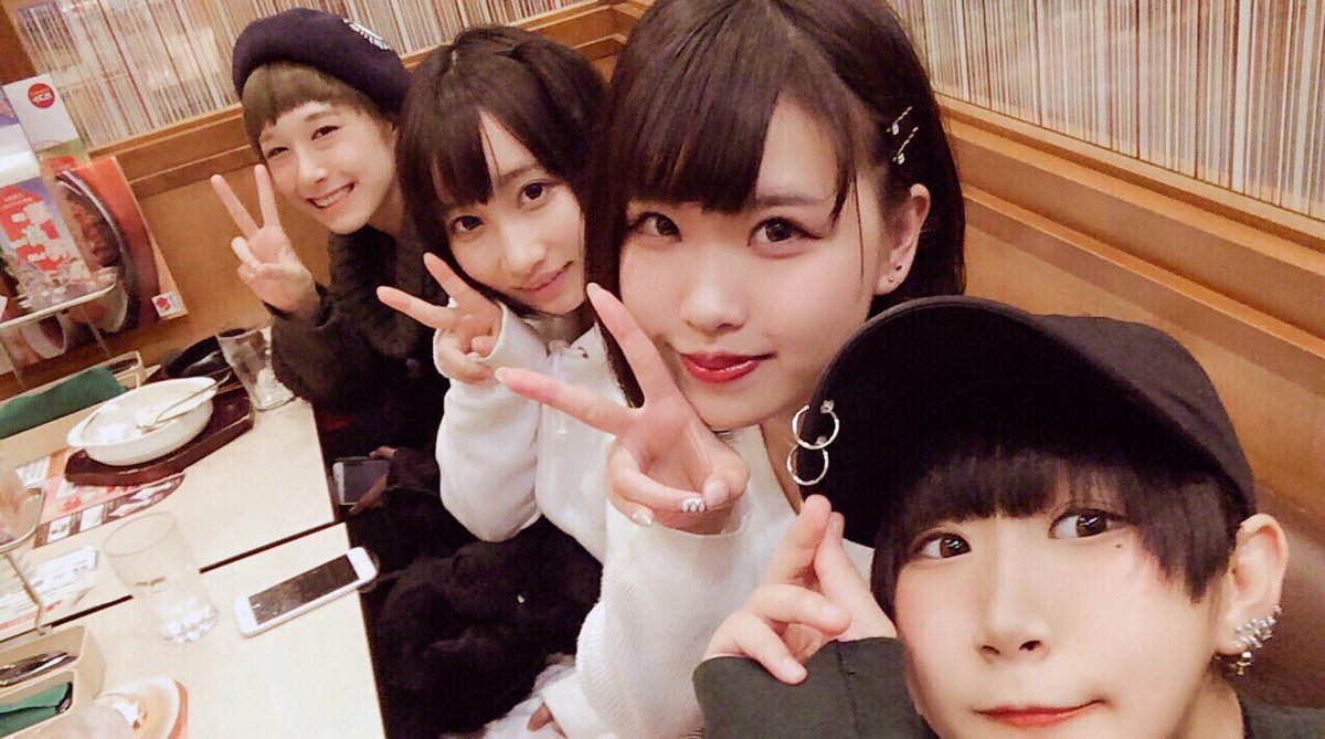 ぱんだまん こうなることはなんとなくわかってた 私もヨルガタのときのみんなが好きだった 六香 ひまり セビィ さくら それでよかったのに 六香ちゃん今でも大好き はぁ ヨルガタもどってきて またでんぱcoverしてほしい