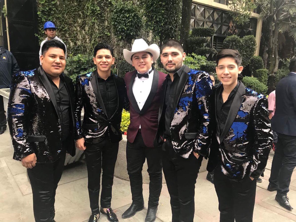 <a href="/consigna_alta/">AltaConsigna</a> <a href="/aarongiloficial/">Aaron Gil</a> @<a href="/PremiosBDX/">Premios Bandamax</a> <a href="/TvBandamax/">Bandamax</a>