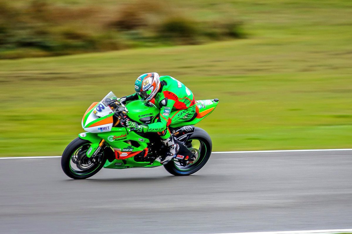 MZ1306's tweet photo. @GearlinkKawasak @AndrewIrwin8 shots never get boring 😜 #teamgrean #kawasaki #ninja #600 https://t.co/SphHHeez8y