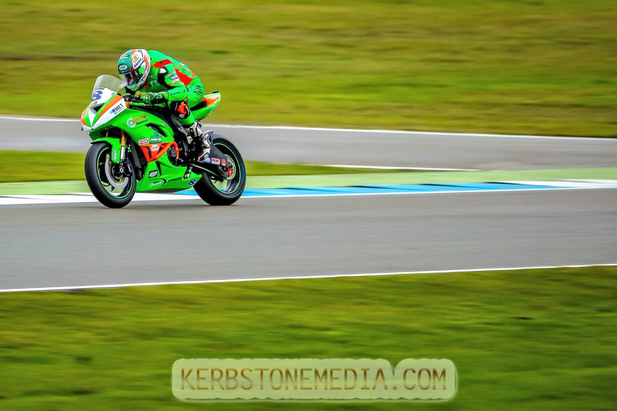 MZ1306's tweet photo. @GearlinkKawasak @AndrewIrwin8 shots never get boring 😜 #teamgrean #kawasaki #ninja #600 https://t.co/SphHHeez8y