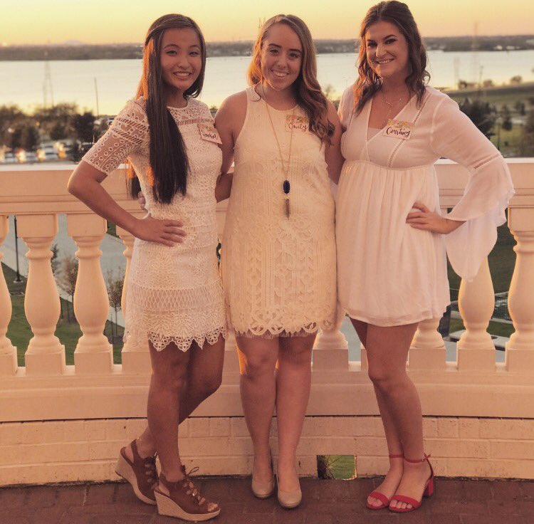 emily_anne016's tweet photo. Always a fun night with Delta😉💕 #prerush #rushdelta https://t.co/gy2JXNeOBc