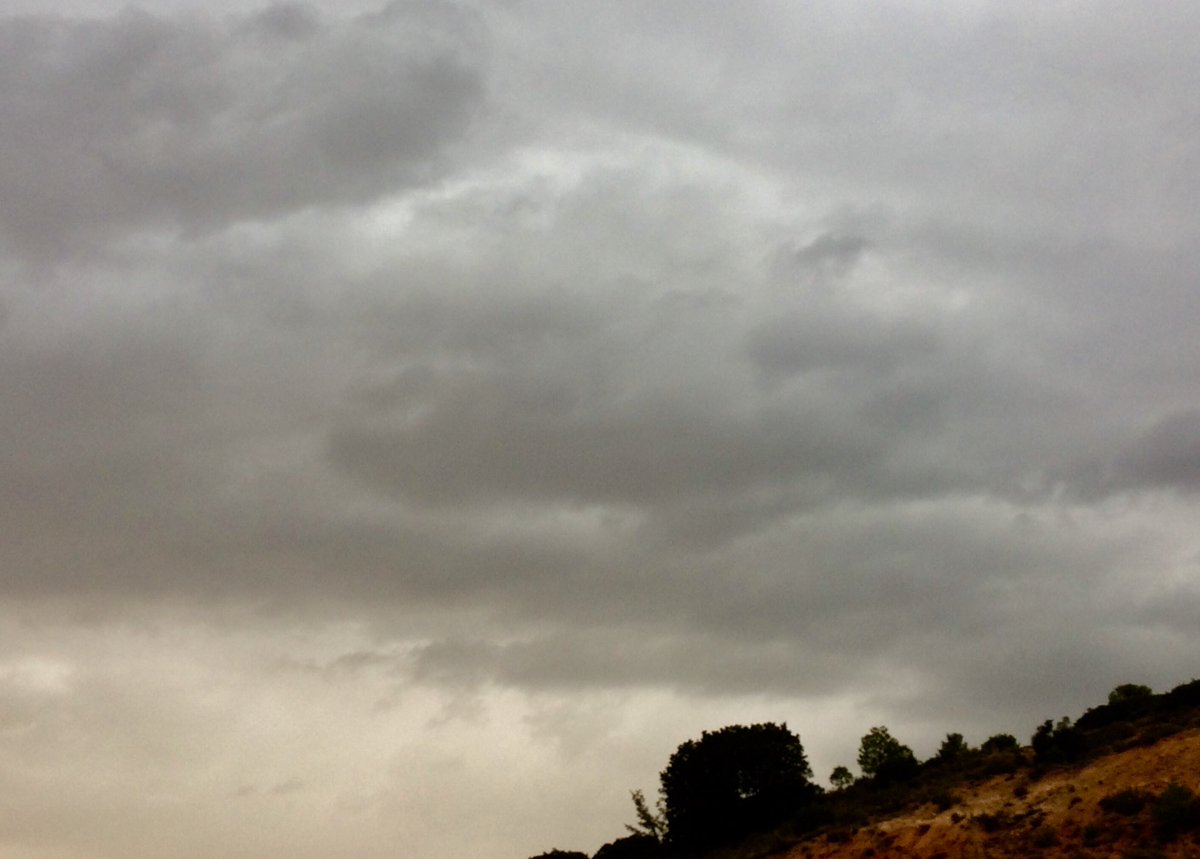 CuencaAsaja's tweet photo. Buenos días. Es miércoles, 18 de octubre. ☁️ Esperamos que estos cielos nubosos permanezcan con nosotros unos días más y que nos dejen 💦 💦💦 https://t.co/LLitYjMmGB