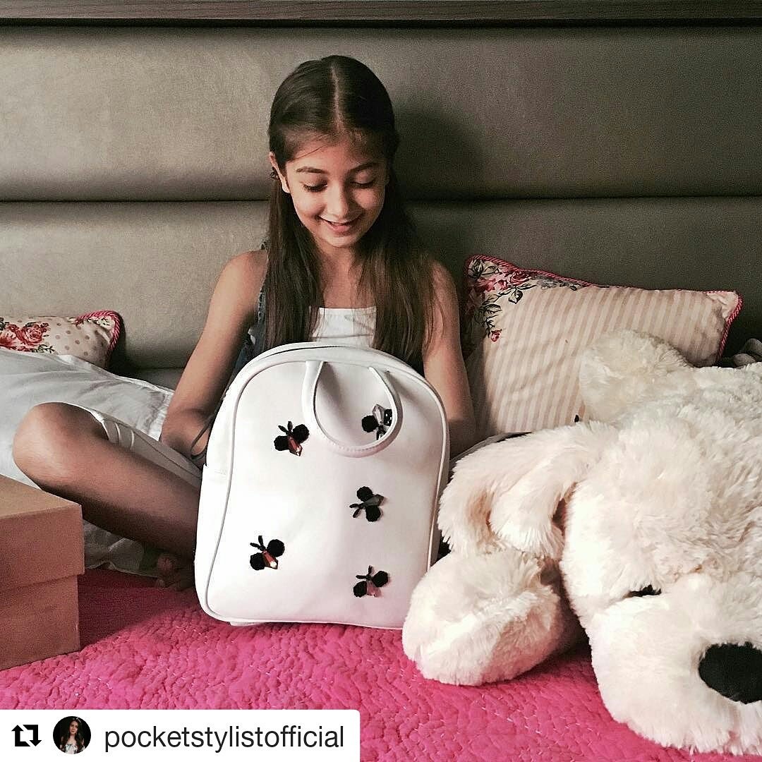 KarleoFashion's tweet photo. Starting our Diwali on a cheerful note, thanks to this beautiful picture of our Diwali gift unwrapping by #PocketStylist! https://t.co/3TTHDWHZ3h