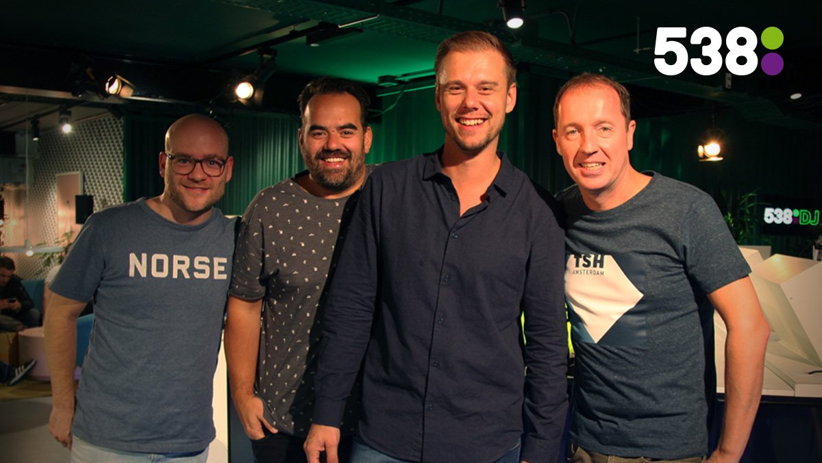 538-dj <a href="/arminvanbuuren/">Armin van Buuren</a> maakt vandaag zijn sidekick debuut in #EversStaatOp! 🎉 Kijk en luister je mee? > 538.nl/eversstaatop #538DJHotel #ADE17