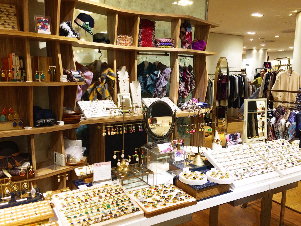 Biju Mam ビジュ マム 銀座三越3階 本日より10 24まで Biju Mam銀座三越に初登場です 天然石のアクセサリーは特にリングとピアスが新作揃っております また改めてご紹介させていただきます Bijumam オトナが使えるデコラティブ 銀座三越