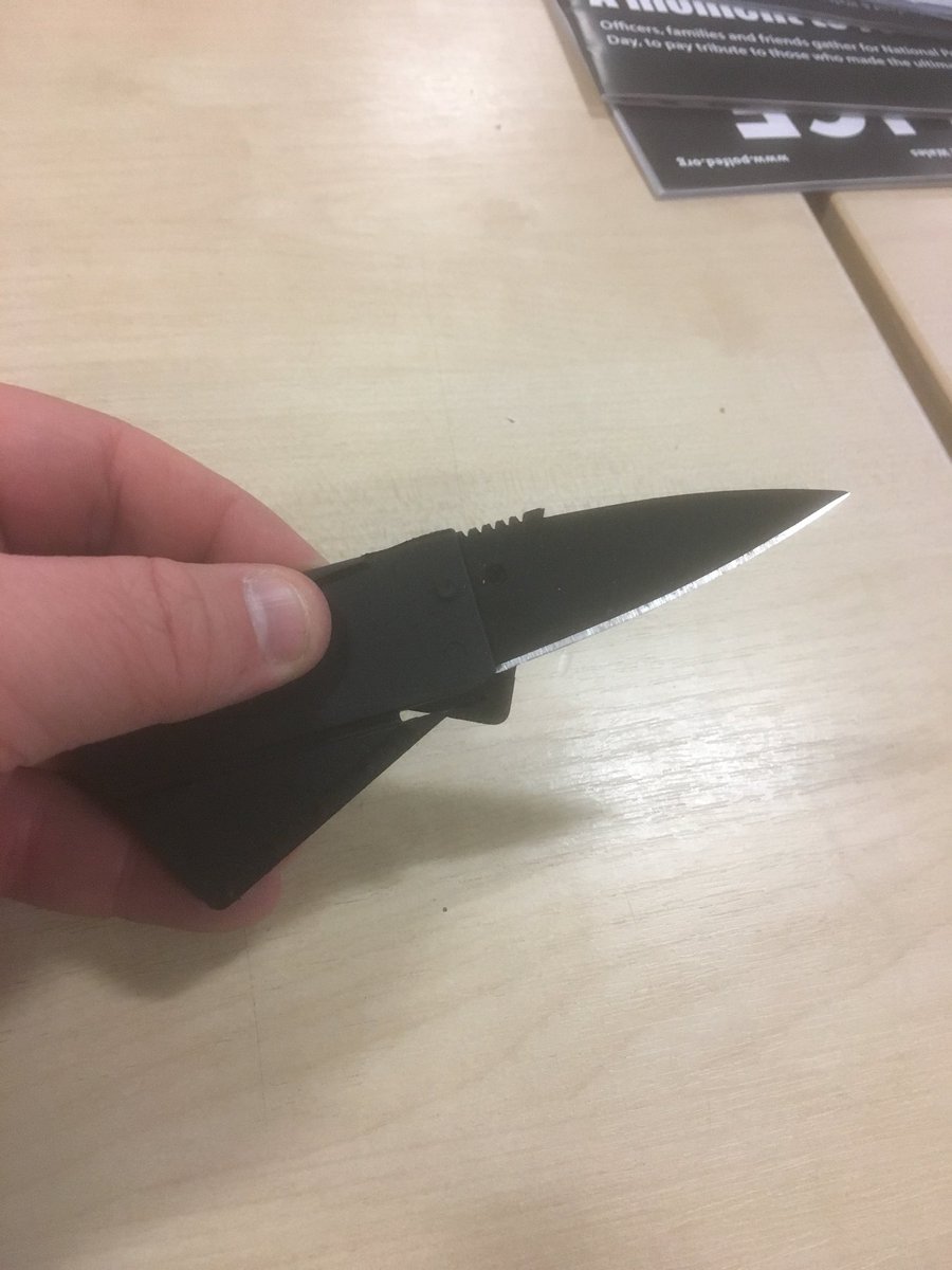 WYP_RPU's tweet photo. After a search of an arrested Male this was on him. A credit card knife. Could do some serious harm to all. #goodsearch #staysafe #team2 https://t.co/PYcAFrkf4U