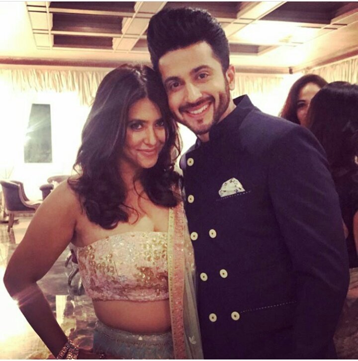 FanDheeraj's tweet photo. Lovely PIC u r looking gorgeous love @DheerajDhoopar @DheerajDhoopar @DheerajDhoopar once see it lobe https://t.co/J97lmlMUVx