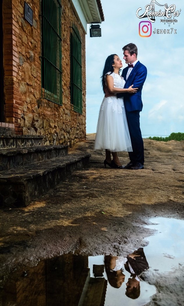 RomanCesPhoto's tweet photo. De #postboda en la #casadetejas en mi #amada #CiudadBolivar #VenezuelaHablaAlMundo #Caracas #Carabobo #VenezuelaDemocraciaEjemplar https://t.co/YoDLMYzPBX