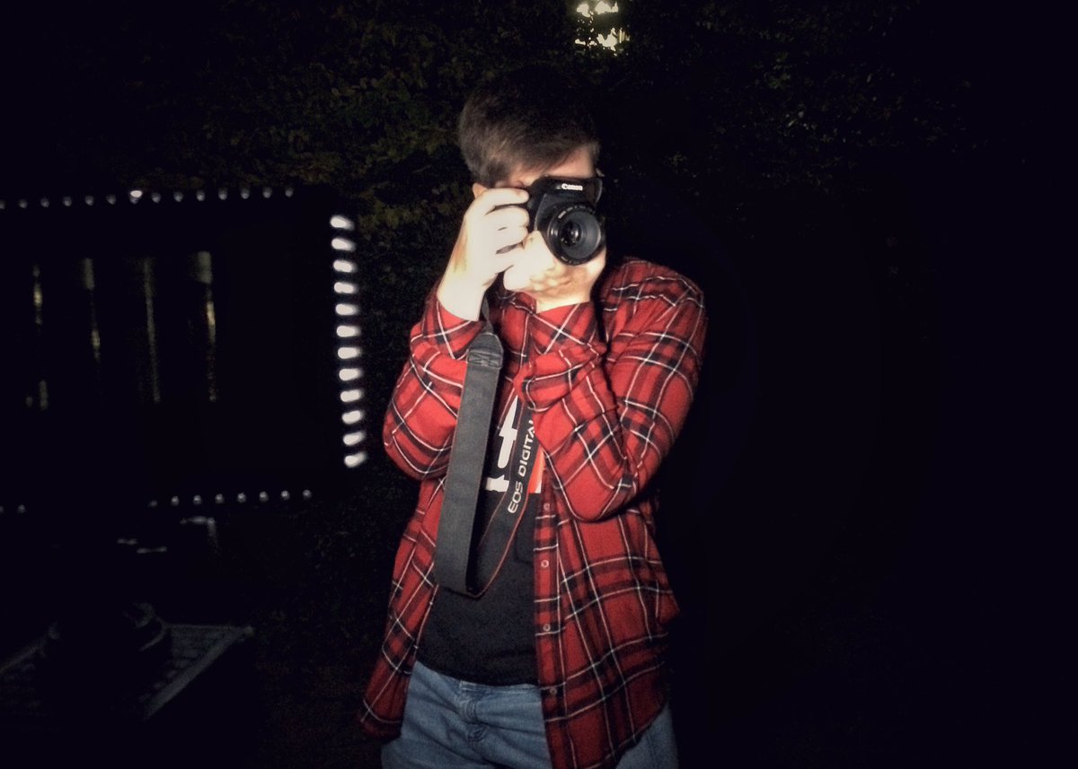 chriscross07's tweet photo. #SoTumblr - gestern Abend. Pletry Clip gedreht und fancy Fotos gemacht mit @michellesaenger https://t.co/c6dBNy0Kcd