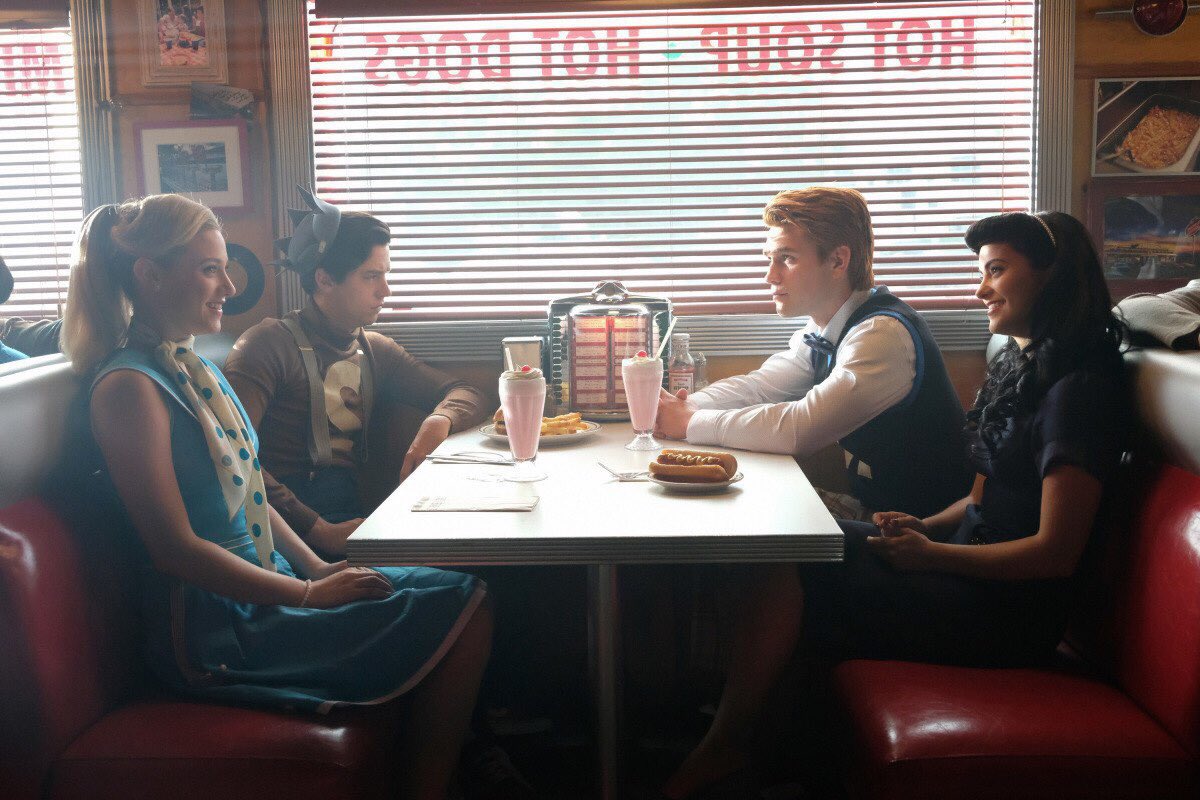 criminaldarling's tweet photo. Tomorooooow #Riverdale #2episode #RiverdaleSeason2 https://t.co/yxdkAcBI8s