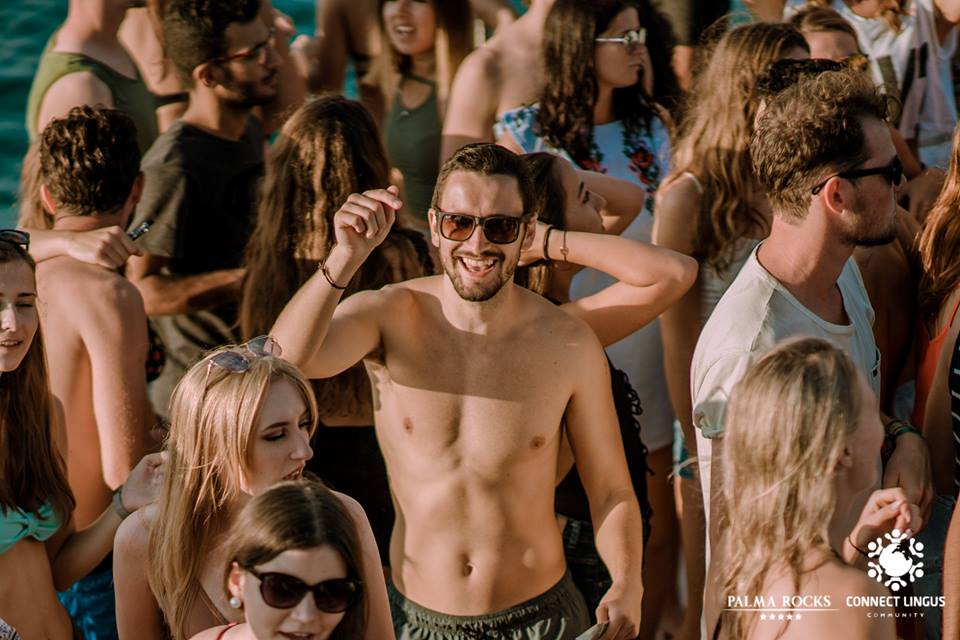 cabajim's tweet photo. It was a really cool place to take pictures! #boatparty in Majorca with @palma_rocks and @ConnectLingus #eventphotography https://t.co/GikM3qbqef