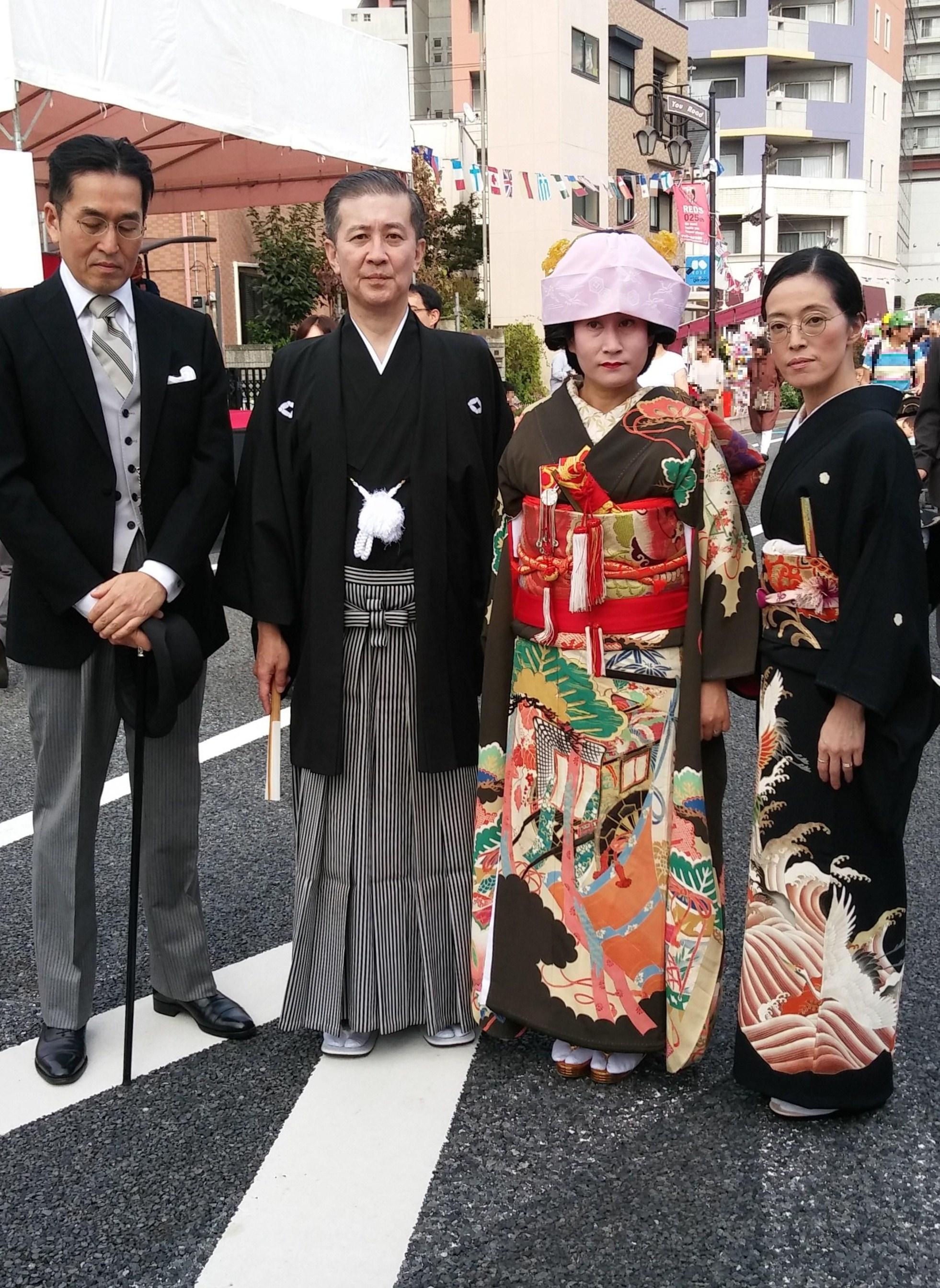 男爵夫人 十月佳日 大正時代祭りにて 艷やかな黒振袖に角隱し姿の花嫁は 日本モダンガール協會 の 淺井カヨさん 媒酌人を務めさせていただきました T Co Zamefjydpk Twitter