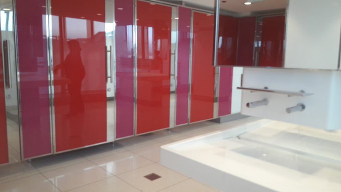 #toilets Paris orly take the win! Would you like a pink cubicle or a red one? https://t.co/yUbMHOU5D<a href="/tag/toilets"class="tags">#toilets</a>
