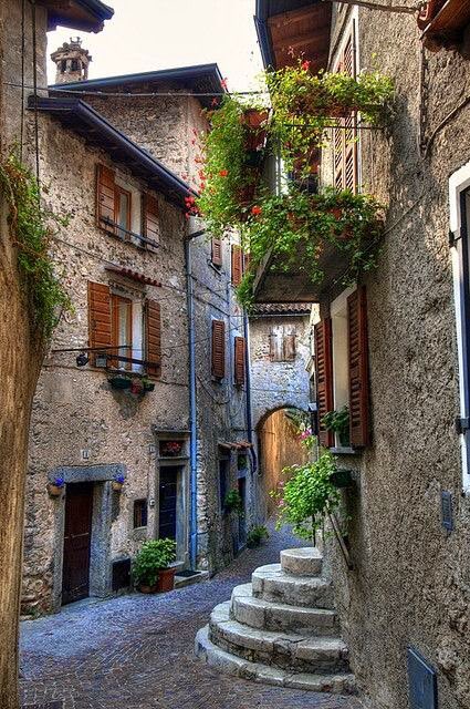 moraimauy's tweet photo. #Italia https://t.co/10tFwImdCs