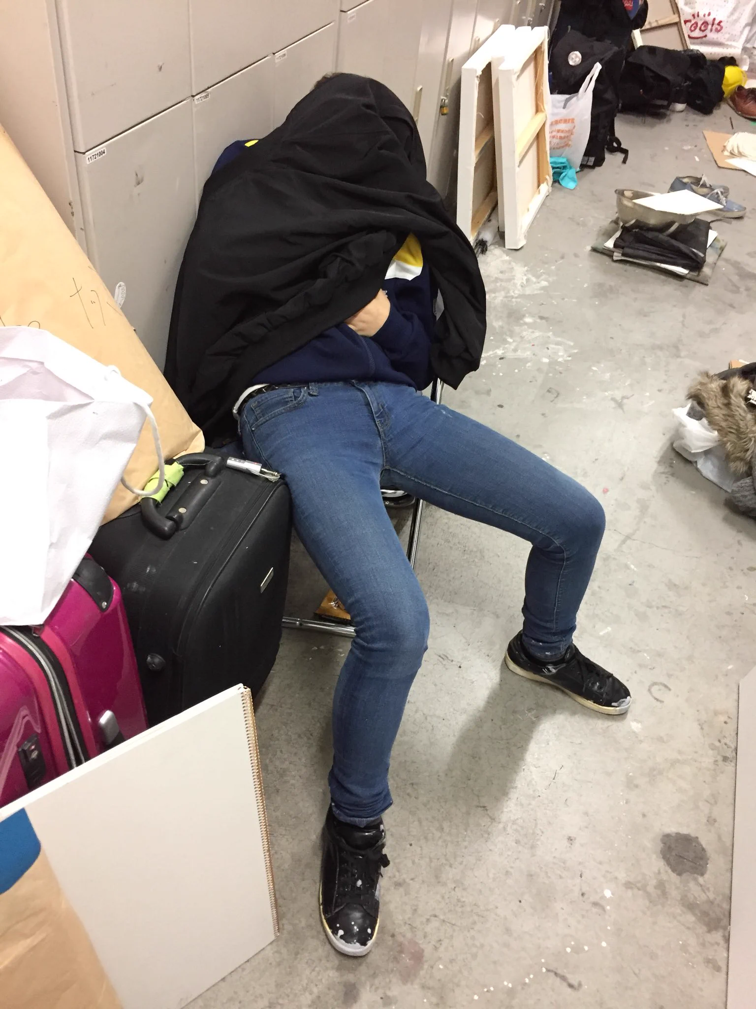 おつかれさまです。美大生の睡眠がヤバイｗｗｗこれもある意味アートかもｗｗｗ