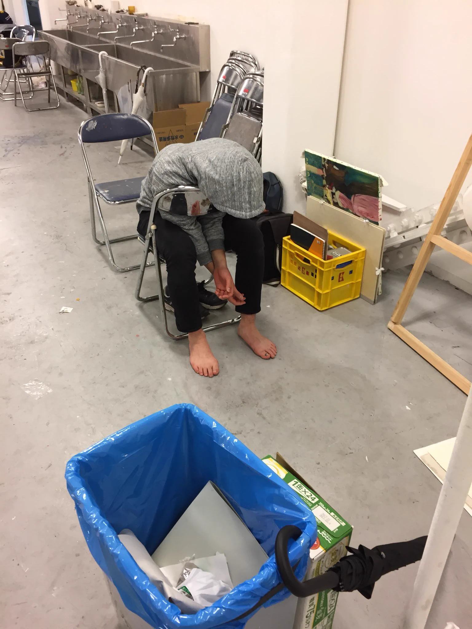 おつかれさまです。美大生の睡眠がヤバイｗｗｗこれもある意味アートかもｗｗｗ