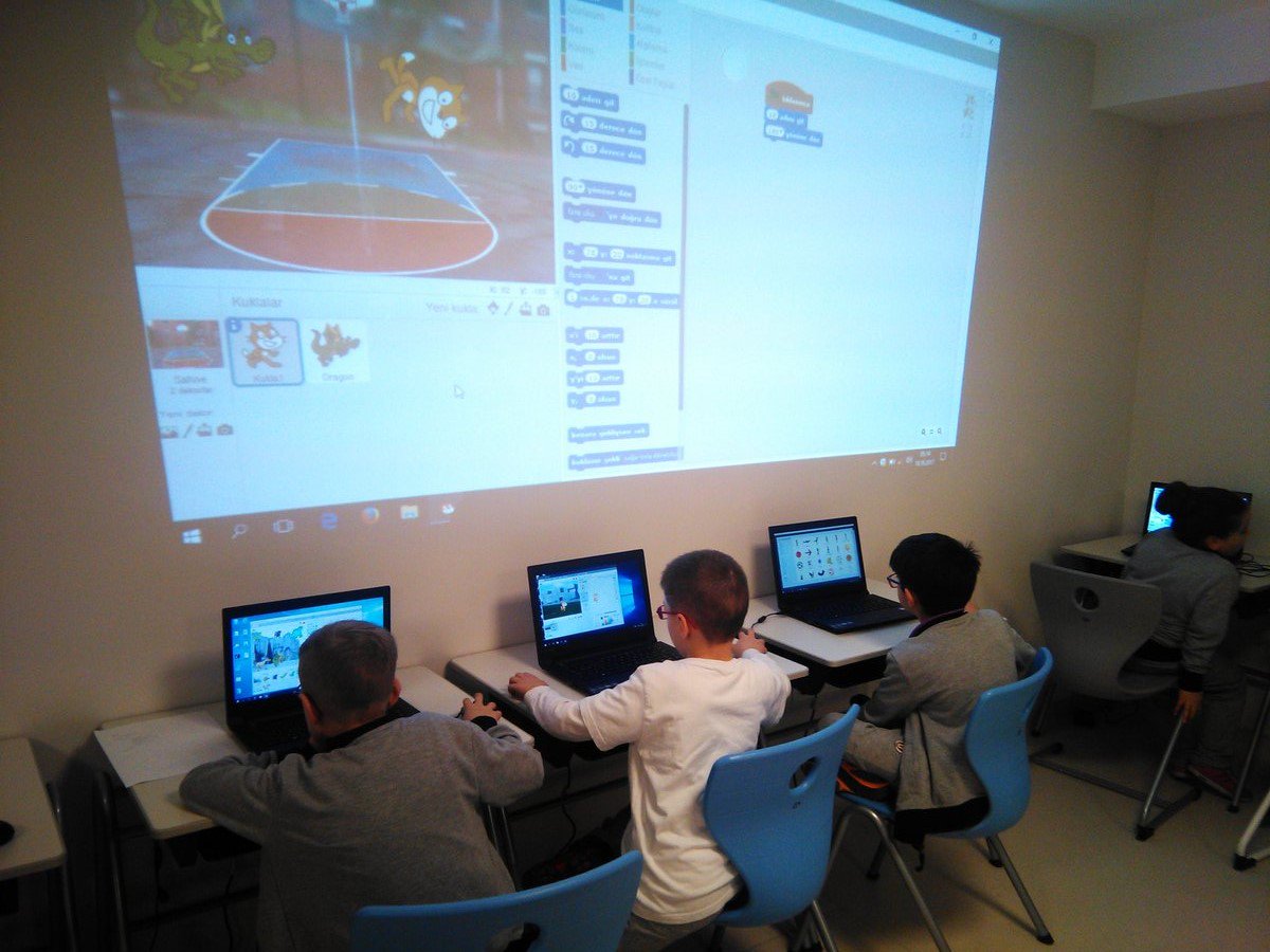 ugurkayseriokul's tweet image. Uğurda Kodlama haftasındayız #ucodeweek #EuropeCodeWeek @UgurKodluyor @ugurkayseriokul @metinakcaa @BakarCemalettin @Hsynarsln38