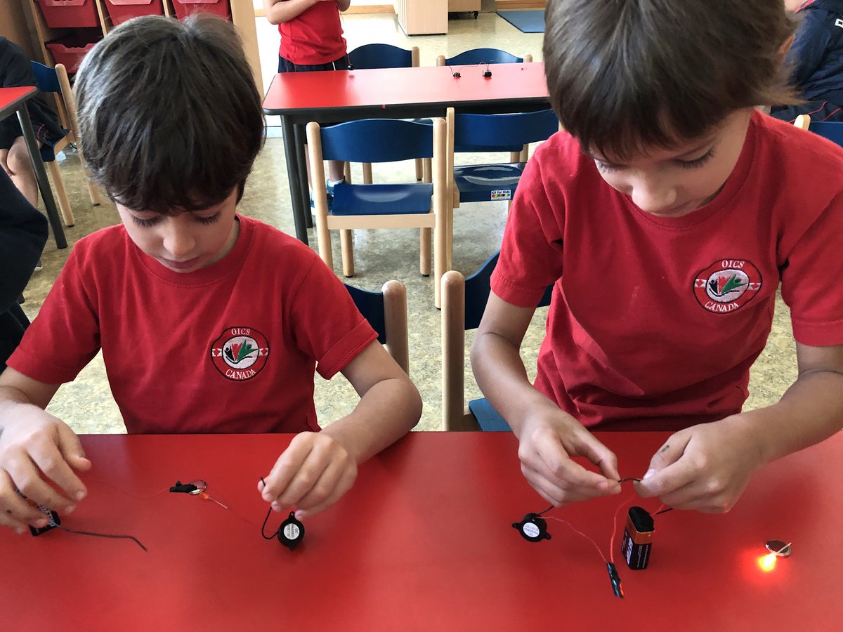 KUWTKinder's tweet photo. Scientists Technologists Engineers and Mathematicians at work during STEM lunch club #OICSnewsletter  Check out STEM Saturdays https://t.co/QwtPGXNSkL