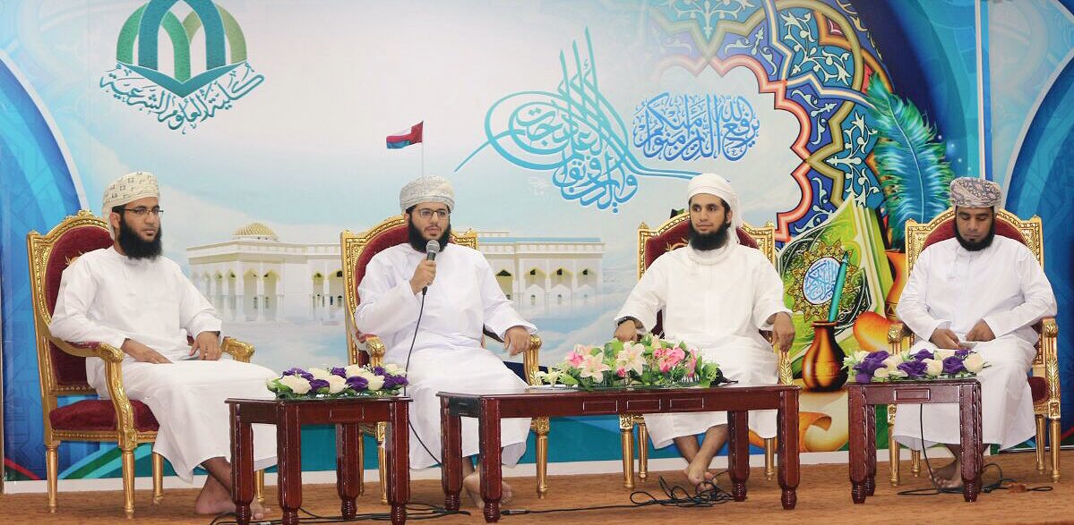 شعراءنا الجميلين✨
بأي زهور الشكر والعرفان ننظم إكليلا يليقُ بأرواحكم المضيئة، ومعانيكم التي سحرتنا لنعقِل، وأضلَّتنا لنتهدي، وأغرقتنا لننجو!