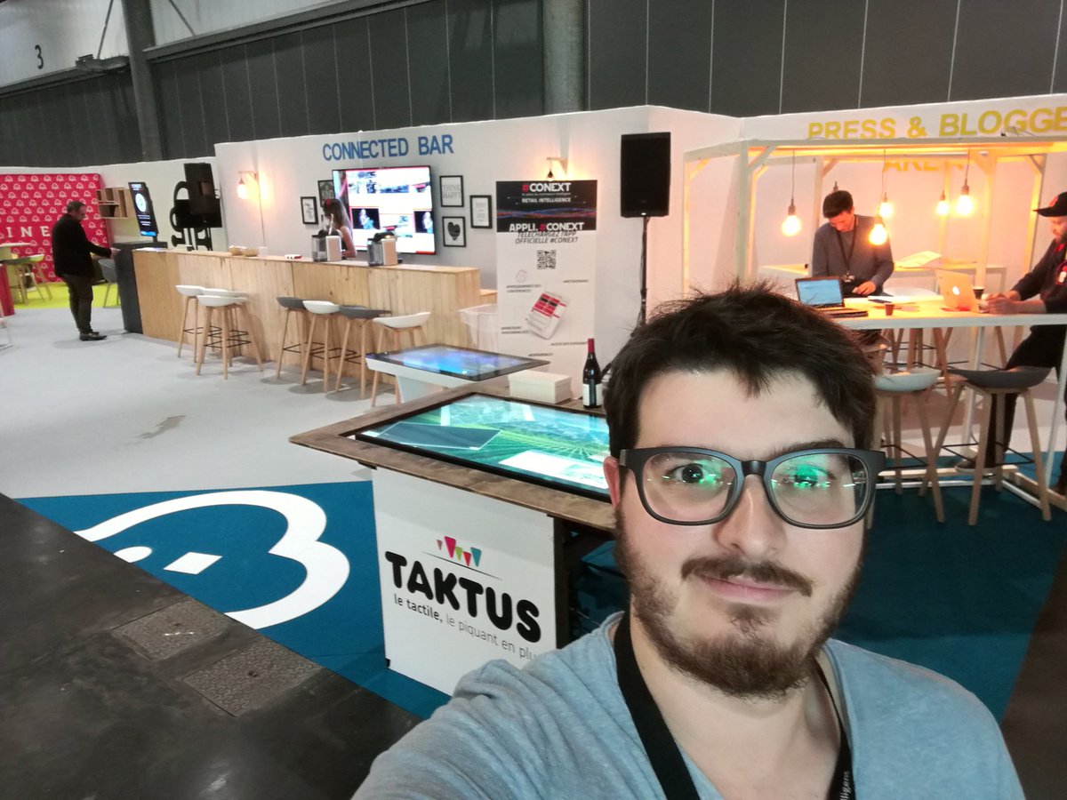 Deuxième journée sur #conext 😉 passez nous voir sur le Connected Bar ! #startuplife