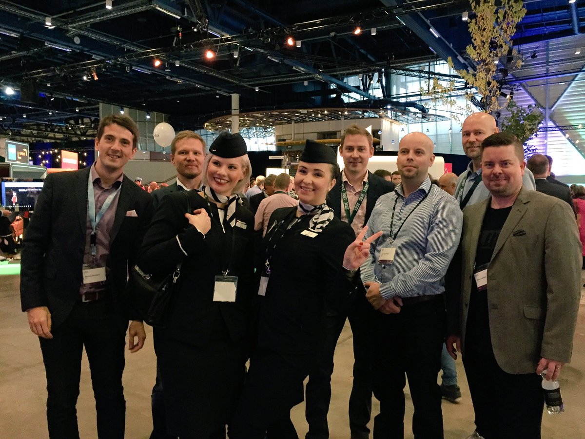 FinnairSuomi's tweet image. Seuraa #WatsonHEL livenä, olemme lavalla 11:30 kertomassa transformaatiomatkastamme! alykassuomi.fi/2017/10/watson…